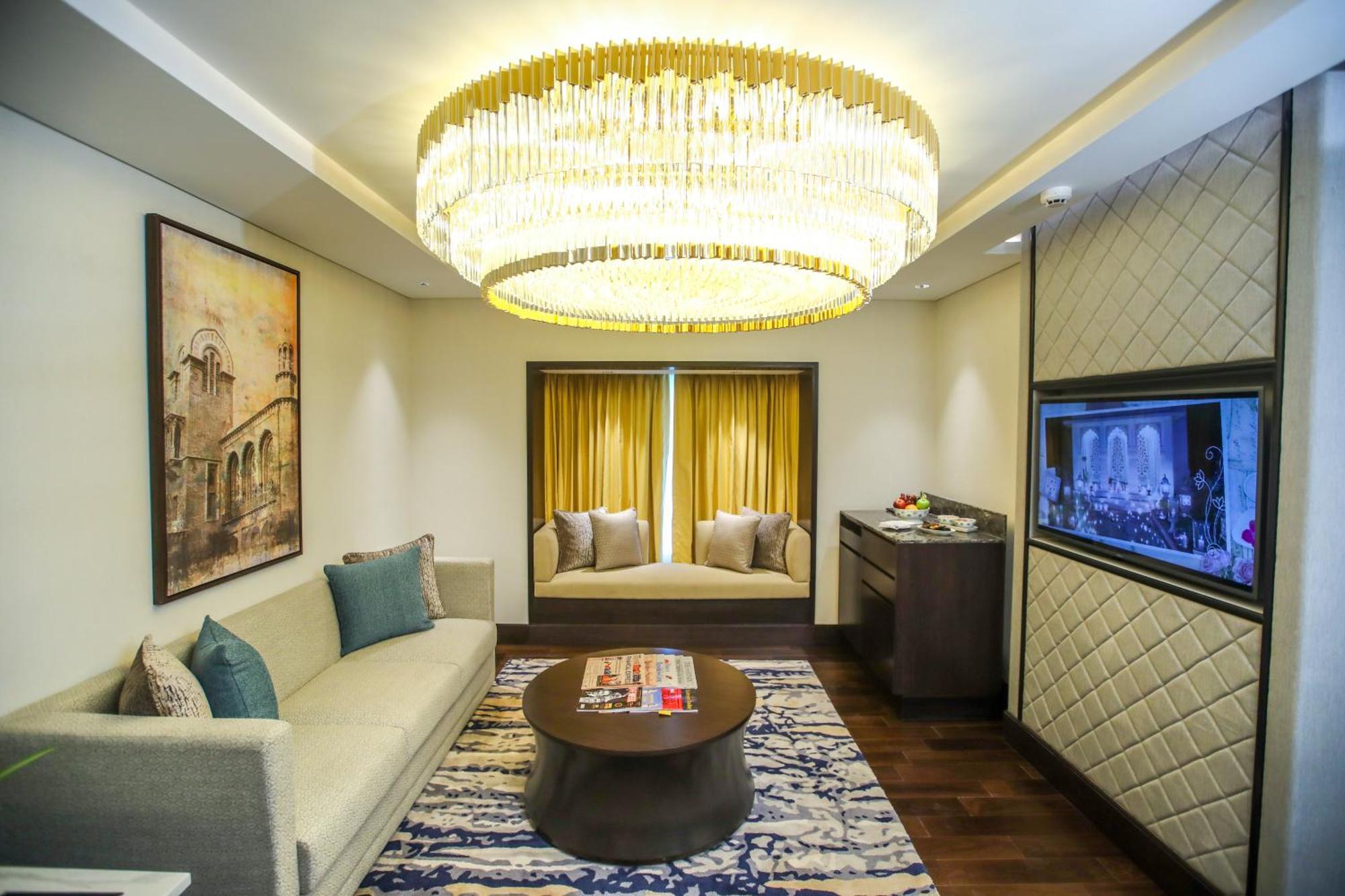 Luxury Suite Lounge Access & Two-Way Airport Transfers,1221815434:JPEG