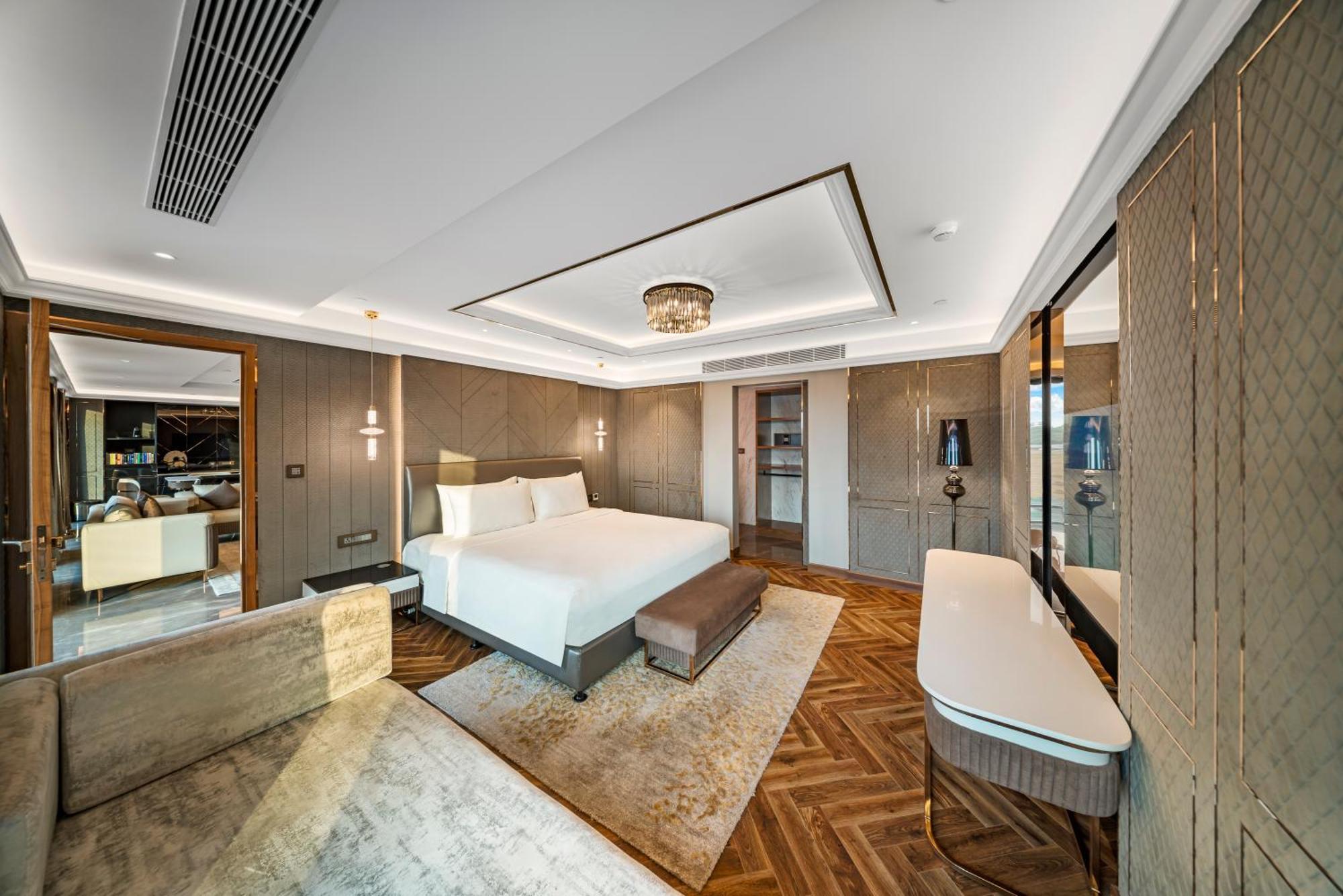 Presidential PentHouse Suite Airport Transfers Club Lounge access,1709768374:JPEG